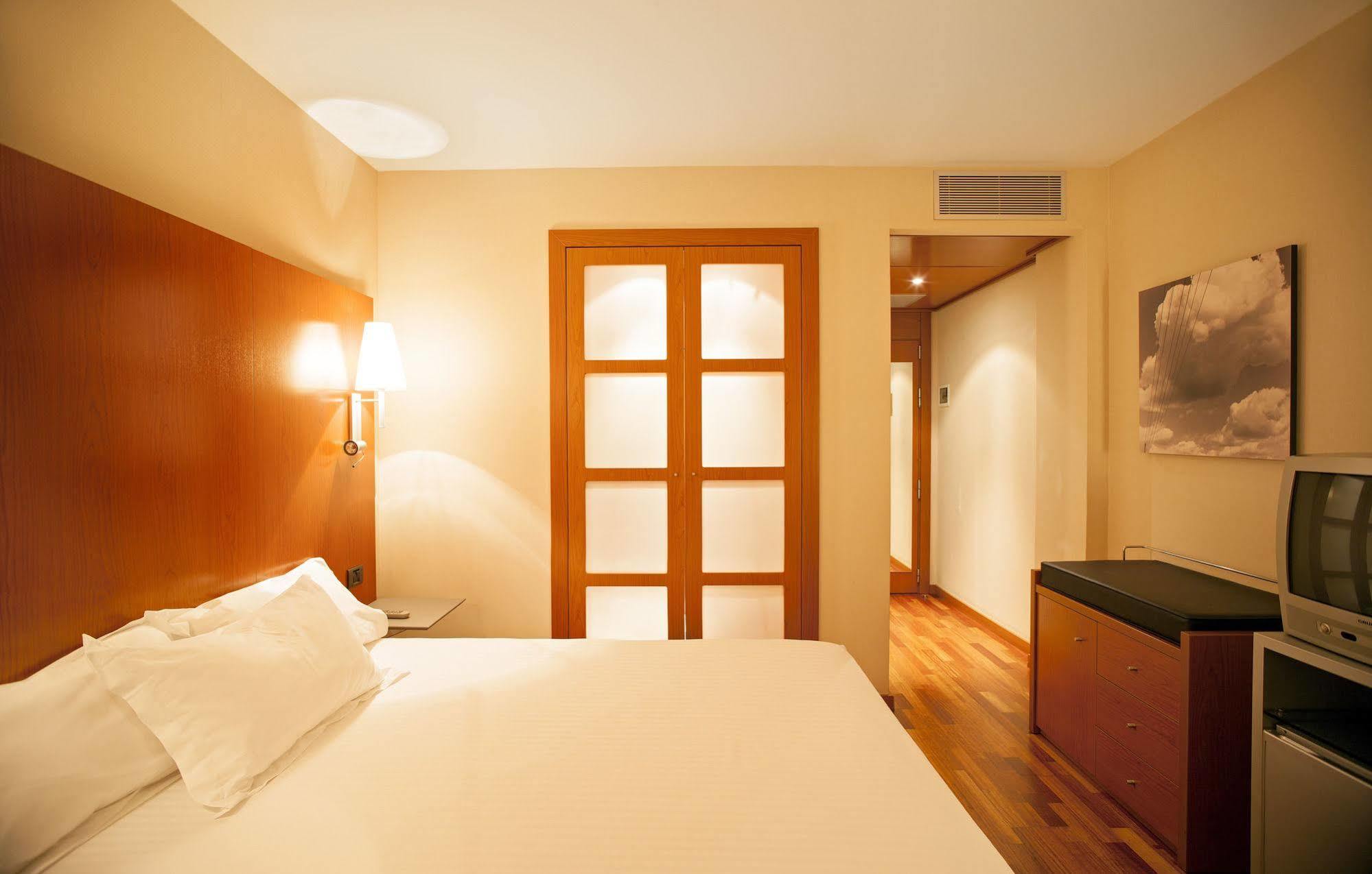 Ac Hotel Huelva By Marriott Exterior photo